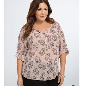 Torrid SKULL ANIMAL PRINT CHIFFON BLOUSE💀💕